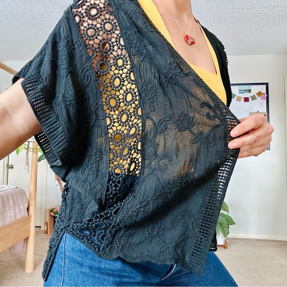🌸Vince Camuto Crocheted Cardigan Top